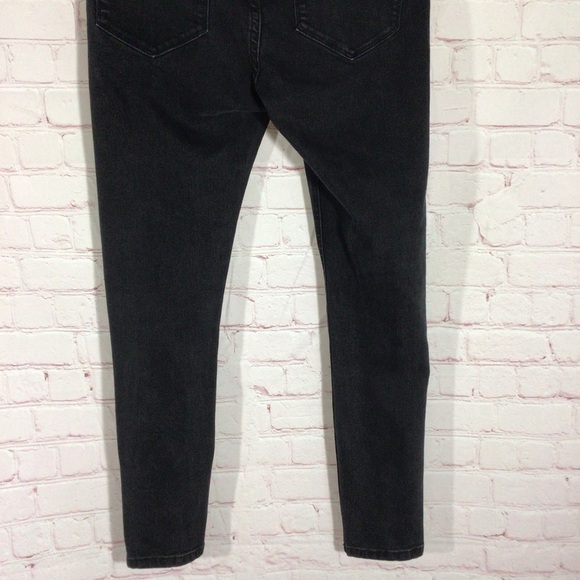 BDG Mid-Rise Twig Grazer Black Denim Jeans - Size 28W x 26L - Picture 6 of 10